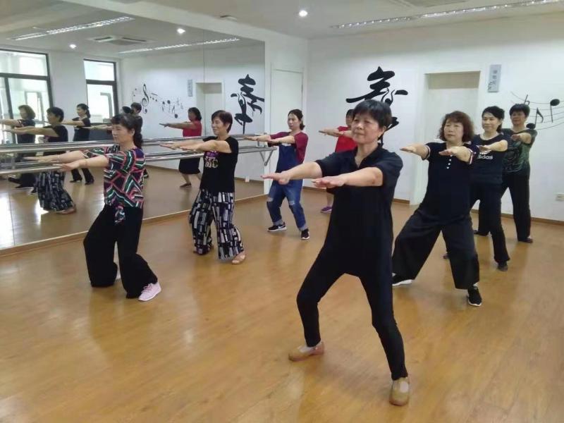 上海市社區(qū)<a href=http://m.taijiali.cn target=_blank class=infotextkey>健身</a>俱樂部