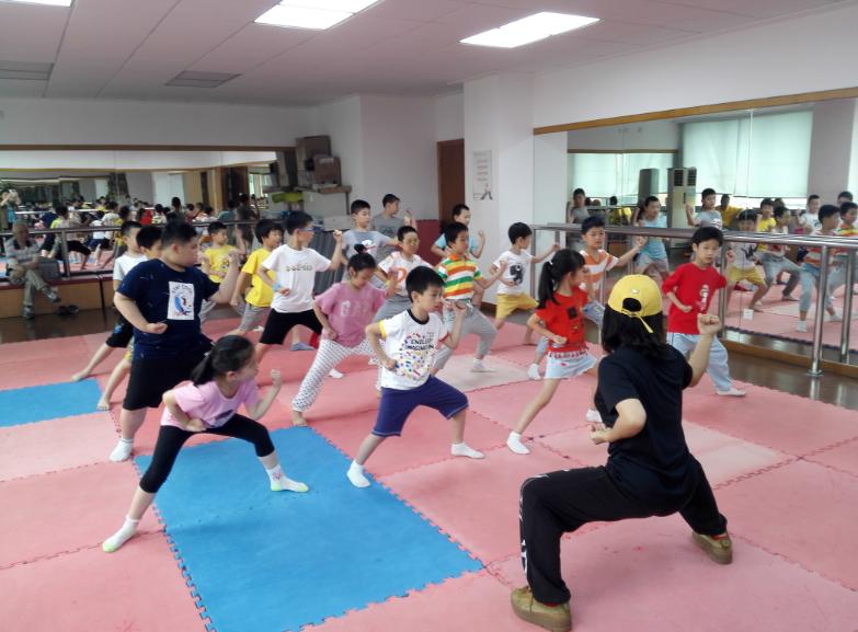 上海市社區(qū)<a href=http://m.taijiali.cn target=_blank class=infotextkey>健身</a>俱樂部