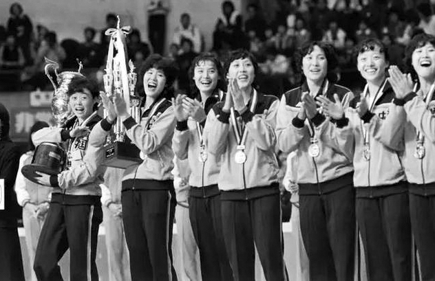 四十年前，中國(guó)女排首奪世界冠軍，十張圖帶你穿越時(shí)空