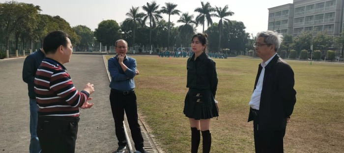 開發(fā)區(qū)文體教育局領導蒞臨浪網(wǎng)小學視察指導工作