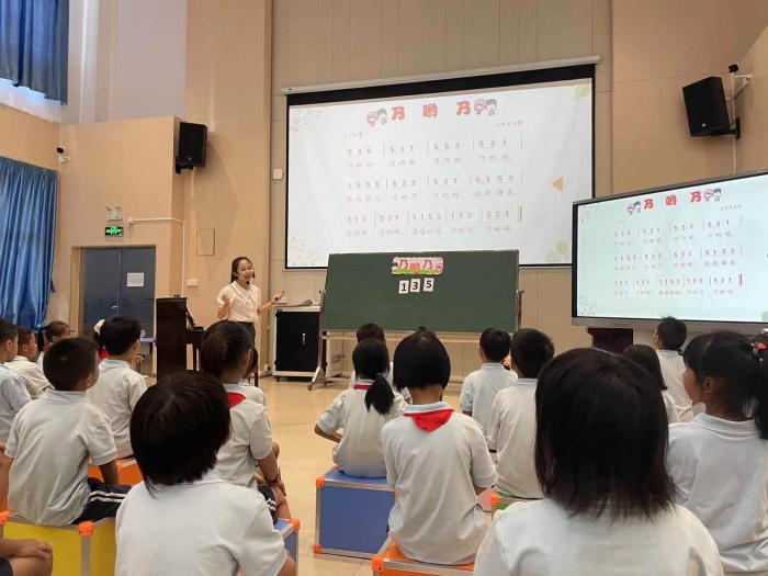 大涌鎮(zhèn)旗北小學開展音樂專家指導活動