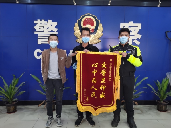 “斷指”群眾緊急求助，大涌鐵騎開道火速送醫(yī)
