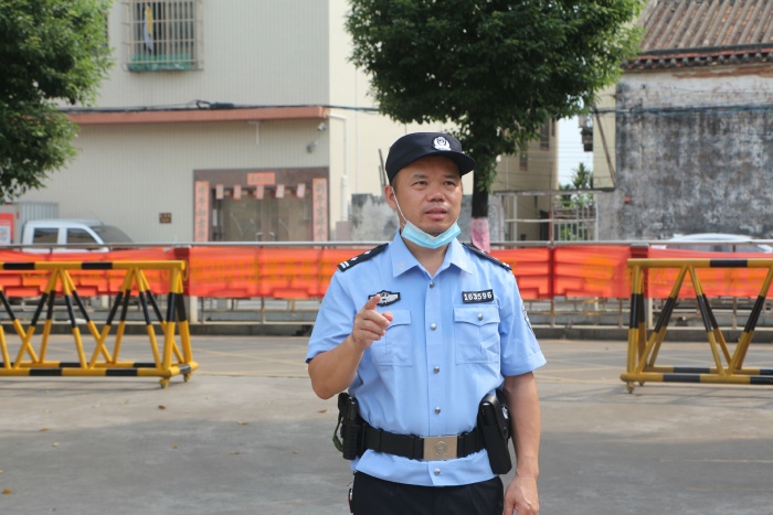榮興派出所“送教上門”，求實(shí)學(xué)校開(kāi)展“反恐防暴”應(yīng)急演練