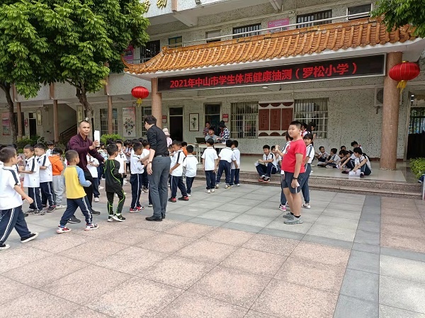 羅松小學(xué)圓滿(mǎn)完成學(xué)生體質(zhì)健康抽測(cè)任務(wù)