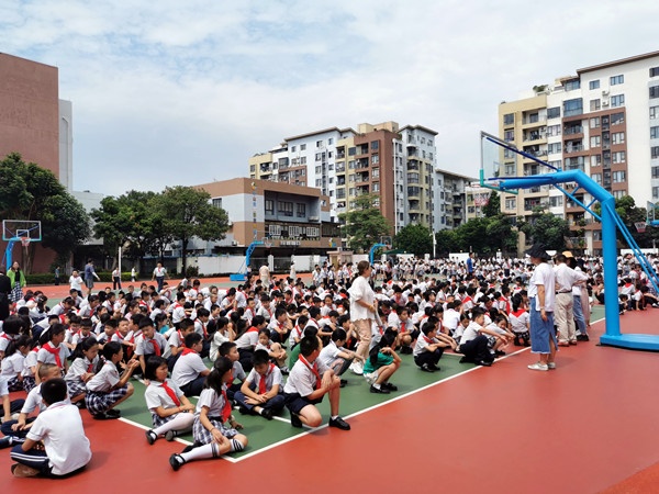 消防疏散常演練，安全意識記心間
