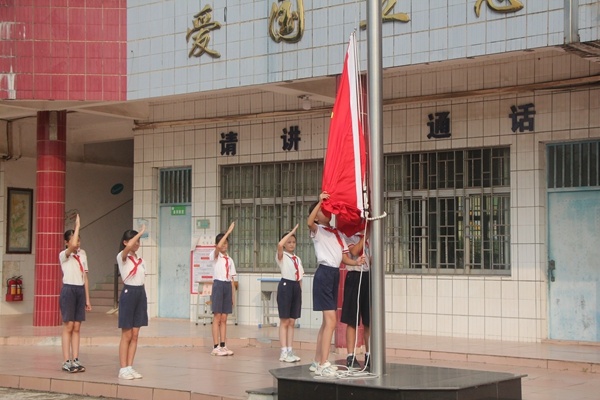 同講普通話 共寫規(guī)范字
