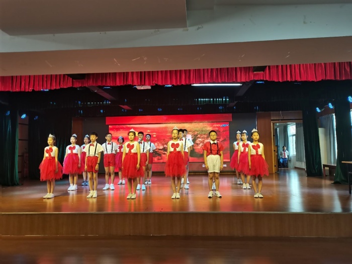 開發(fā)區(qū)二小舉行“黨的盛典，人民的節(jié)日”慶祝中國共產黨成立100周年系列主題活動之紅色經典誦讀大賽