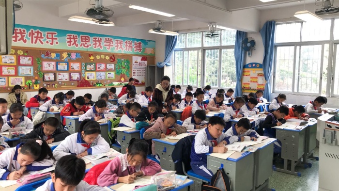 開發(fā)區(qū)教育指導(dǎo)中心對第二小學(xué)進(jìn)行教學(xué)常規(guī)督導(dǎo)