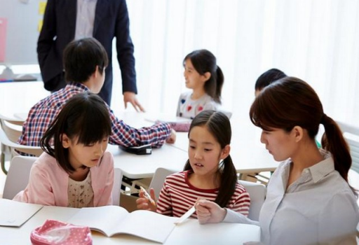 10月1日起將取消“周中課”，家長(zhǎng)各執(zhí)己見，有人歡喜有人愁