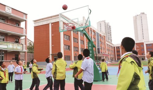 千陽縣啟文小學改擴建項目投用：2800多名小學生進入新學校