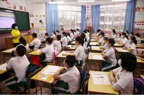 教師職稱評(píng)定“新標(biāo)準(zhǔn)”，老教師迎來好消息，職教年齡成關(guān)鍵