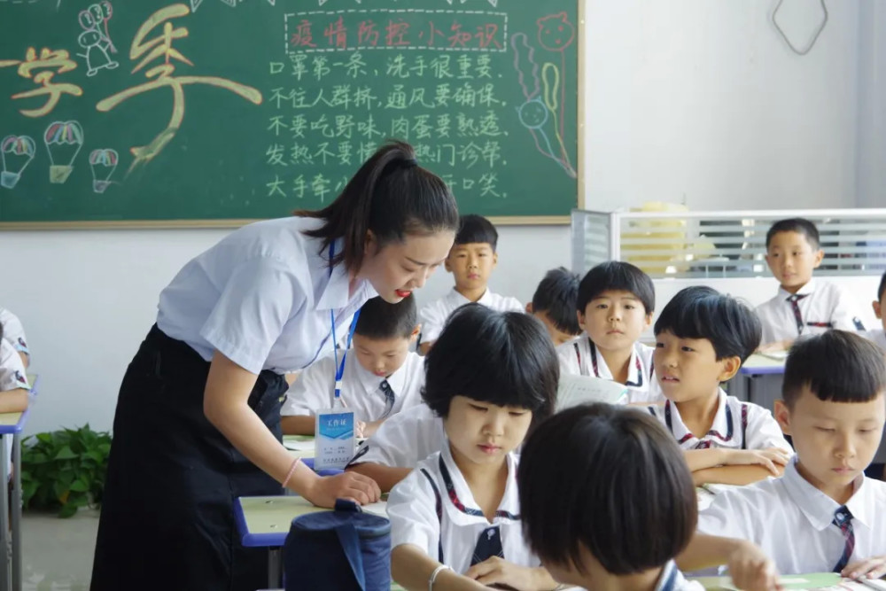 民辦中小學大停招，數百萬師生如何分流