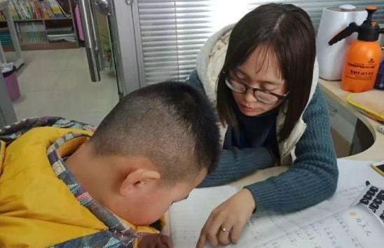 繼“打手心”時(shí)代后，新式“體罰”在中小學(xué)盛行，讓學(xué)生備受煎熬