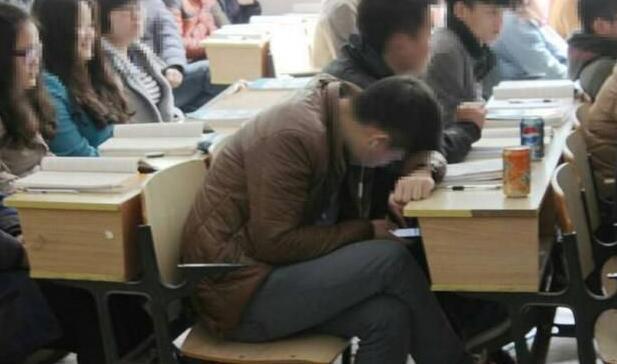 老師越來越不被尊重，頂撞老師、擾亂課堂紀(jì)律的，為什么越來越多
