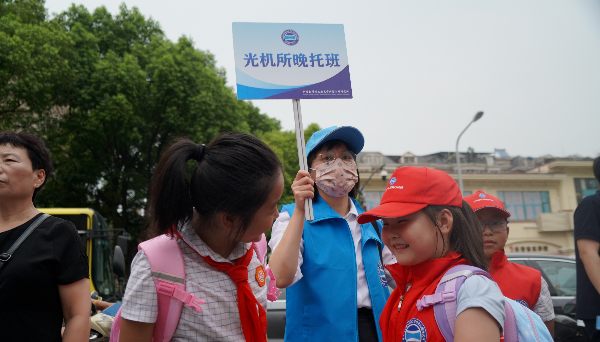 首個(gè)因“雙減”被開除的老師，引發(fā)家長憤怒，口無遮攔的人真可怕