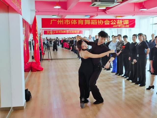 廣東<a href=http://m.taijiali.cn target=_blank class=infotextkey>塑膠跑道</a>維修