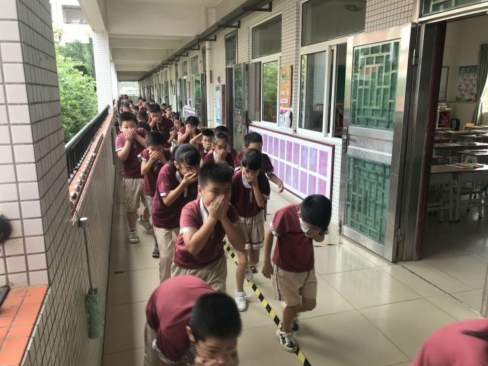新圩小學開展消防疏散演練活動