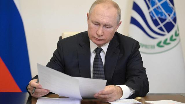 普京：美國離開阿富汗的方式更像“逃跑”，而不是“撤軍”