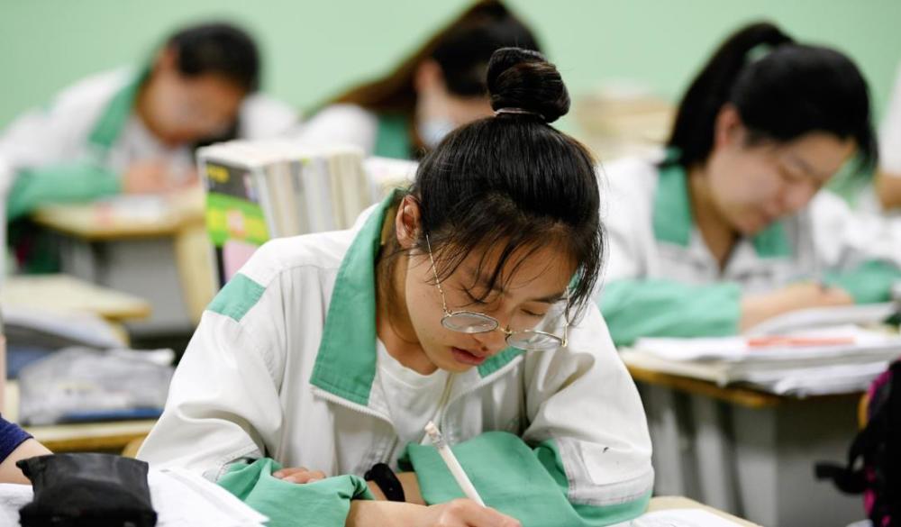 8000字繳文，0分高考卷，當(dāng)年那個(gè)叛逆的河南女生，如今在哪？
