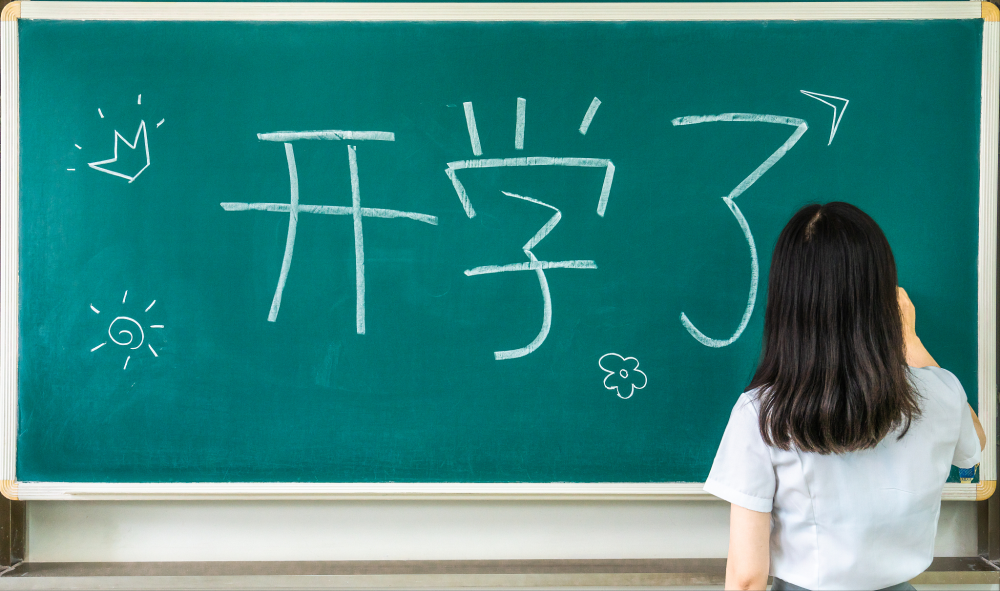 大一新生偷拍女學(xué)生被抓，湖北工大將其勸退，網(wǎng)友：心疼他父母