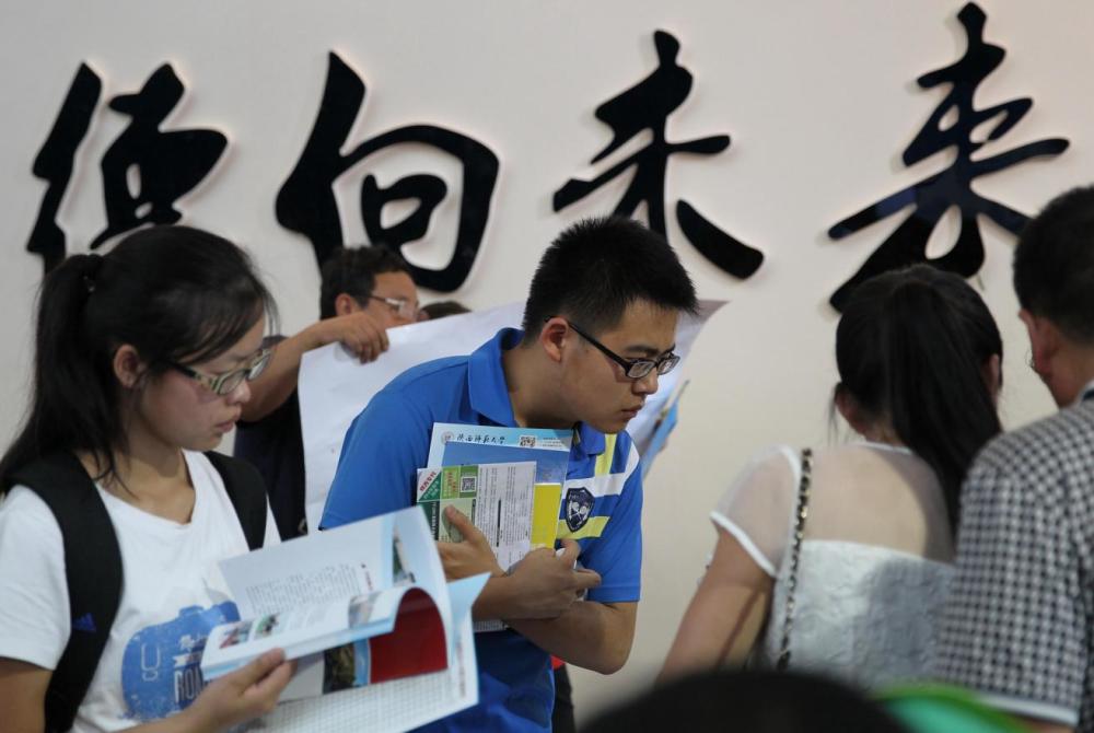 高考狀元為何不選師范和醫(yī)學(xué)專業(yè)？并非職業(yè)歧視，其中的緣由在此