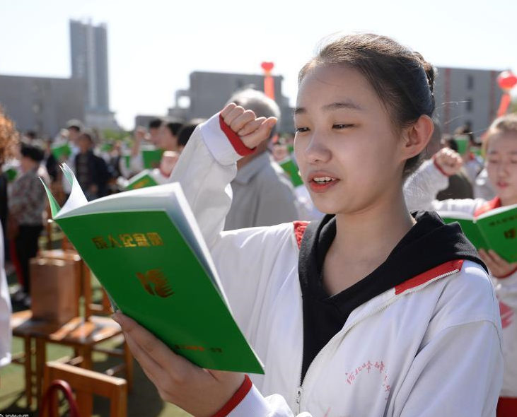 2022年高考迎來大變化，一二三本或?qū)⒉粡?fù)存在，考生不知是喜是憂