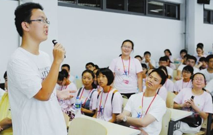 畢業(yè)后才發(fā)現(xiàn)，文科生和理科生的差距不只是薪資，希望你別選錯