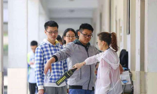 教育部發(fā)新通知，想考985、211的學(xué)生只能靠成績(jī)，家長(zhǎng)別白忙活了