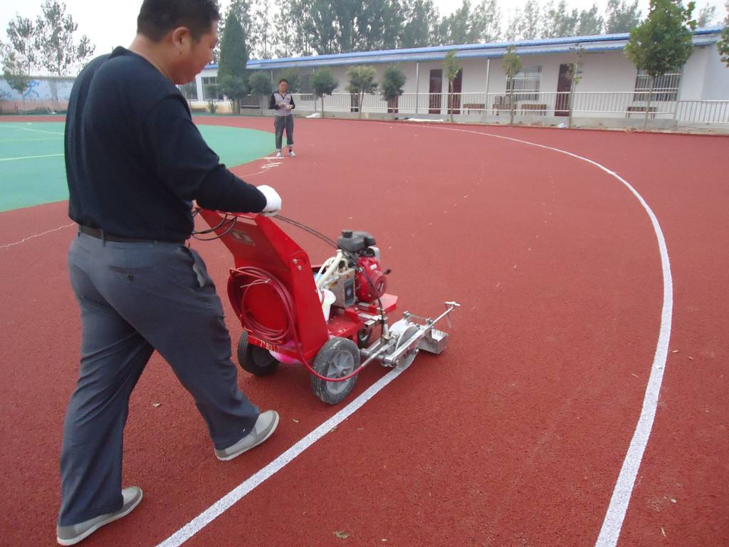 <a href=http://m.taijiali.cn target=_blank class=infotextkey>塑膠跑道</a>畫線