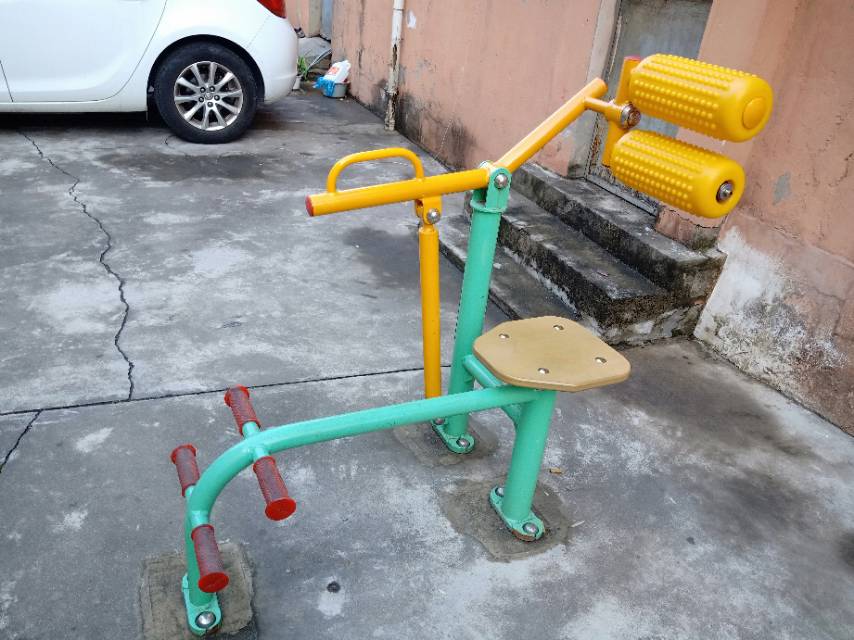腹背鍛煉器