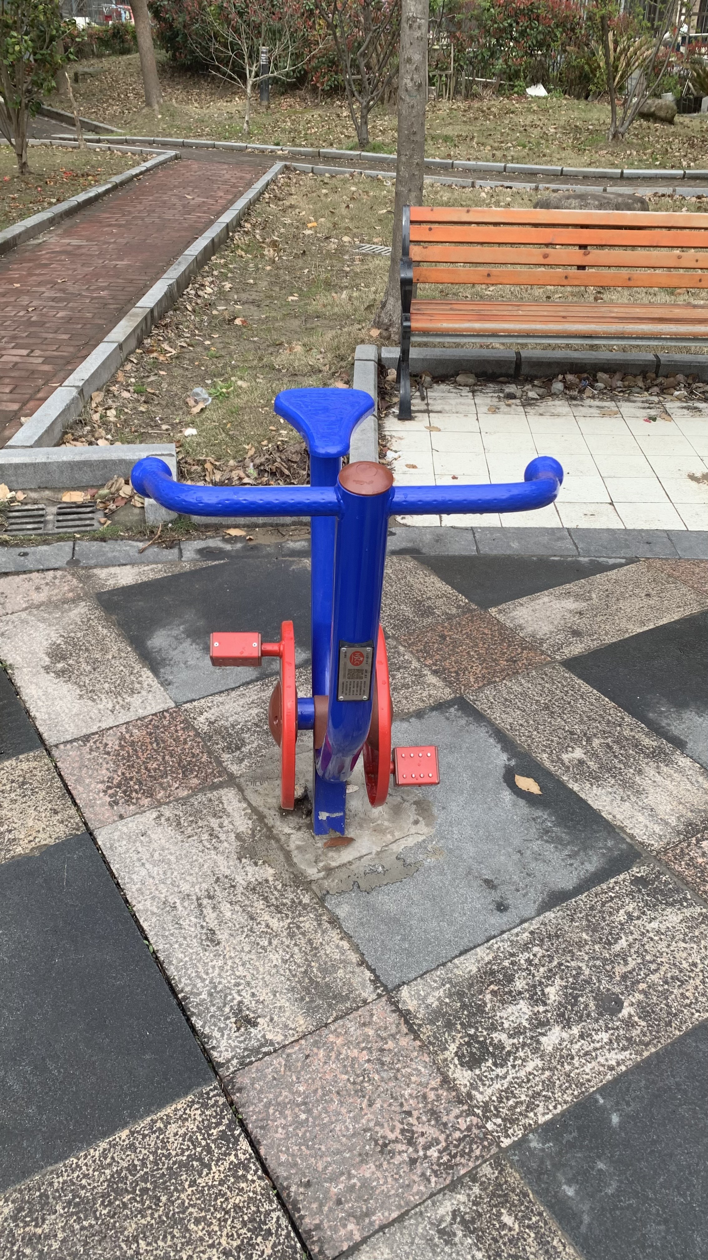 直立健身車