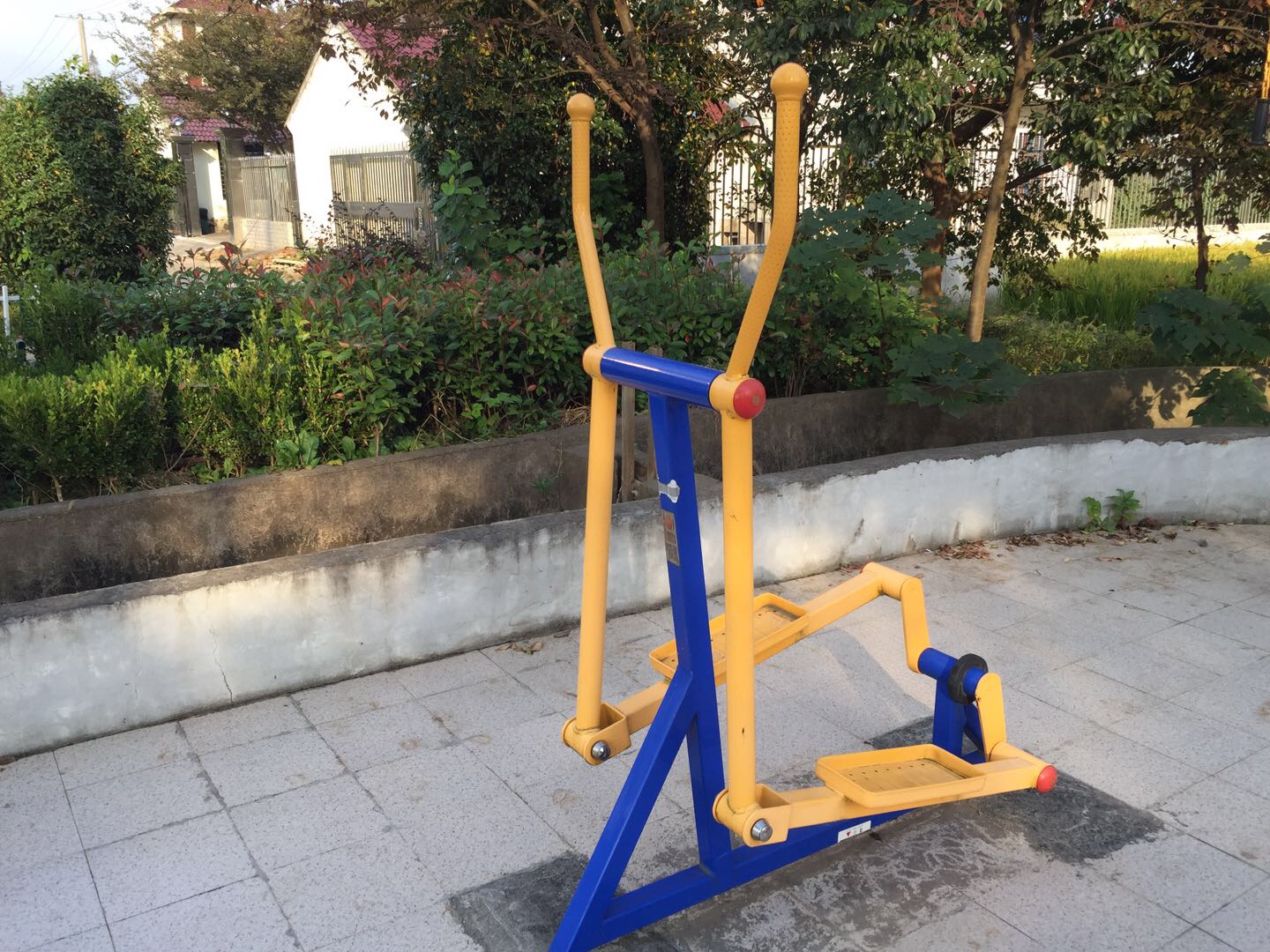 室外橢圓機