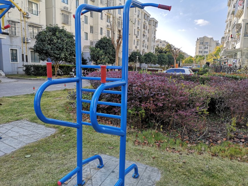 多功能訓練器