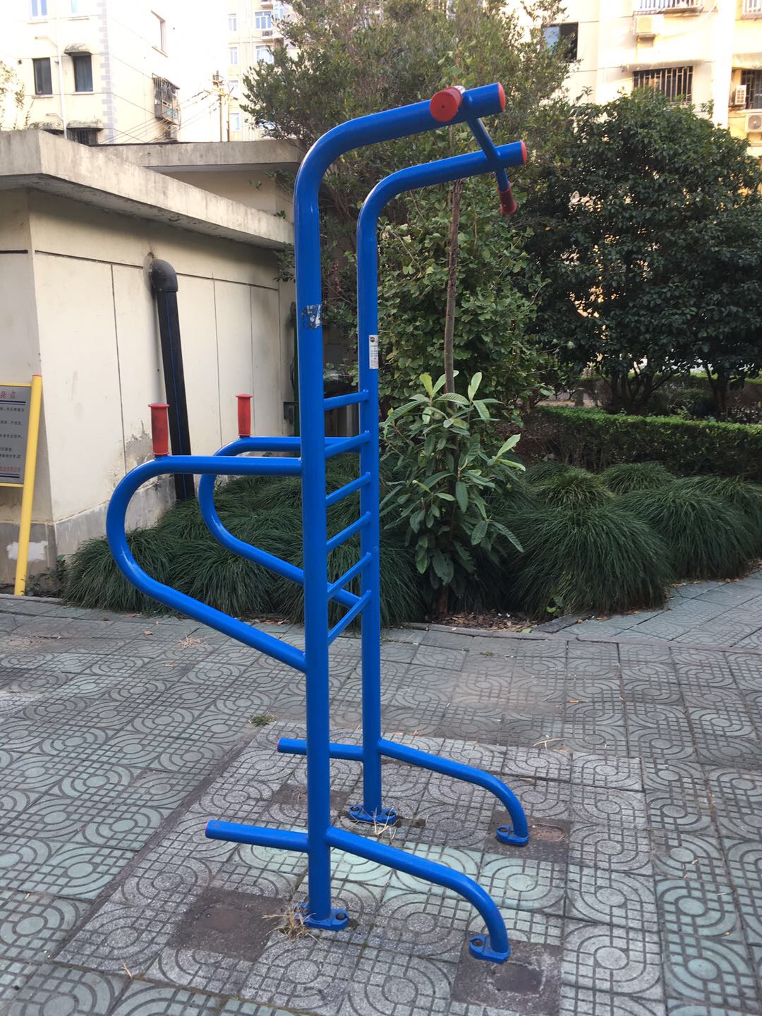 多功能訓練器