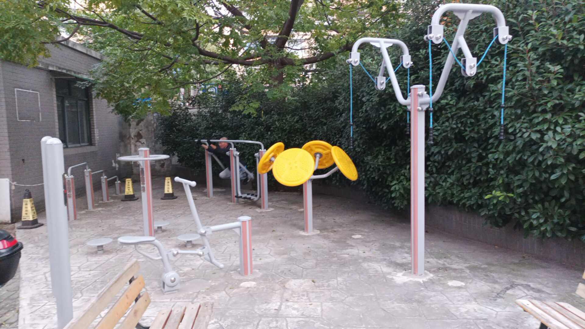 雙山小區(qū)健身點(diǎn)