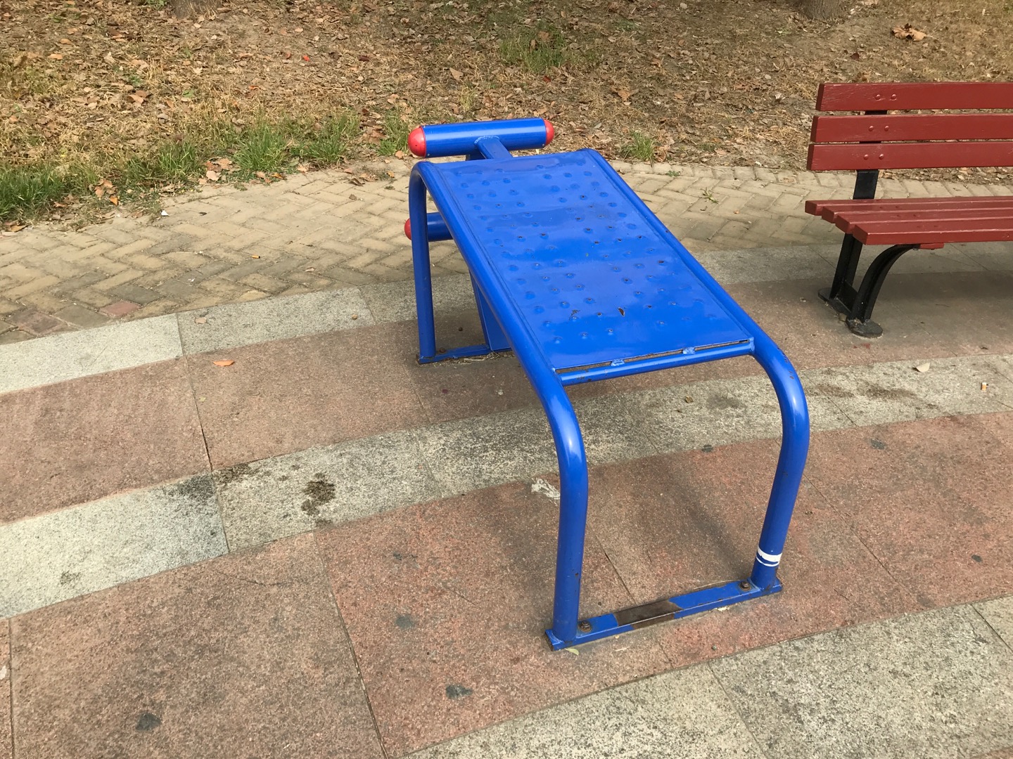 仰臥起坐板