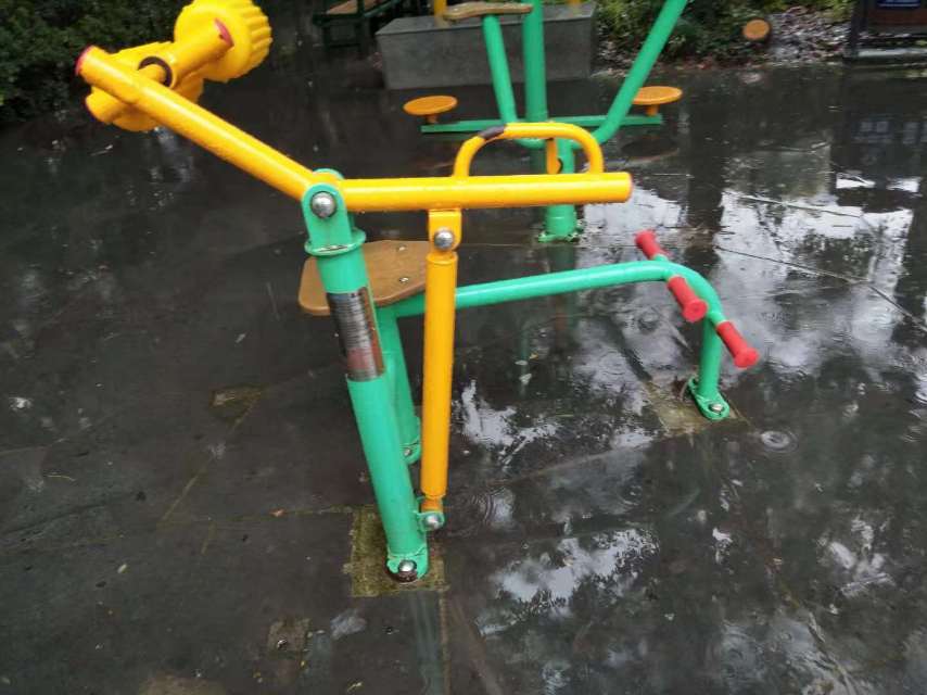 腹背鍛煉器