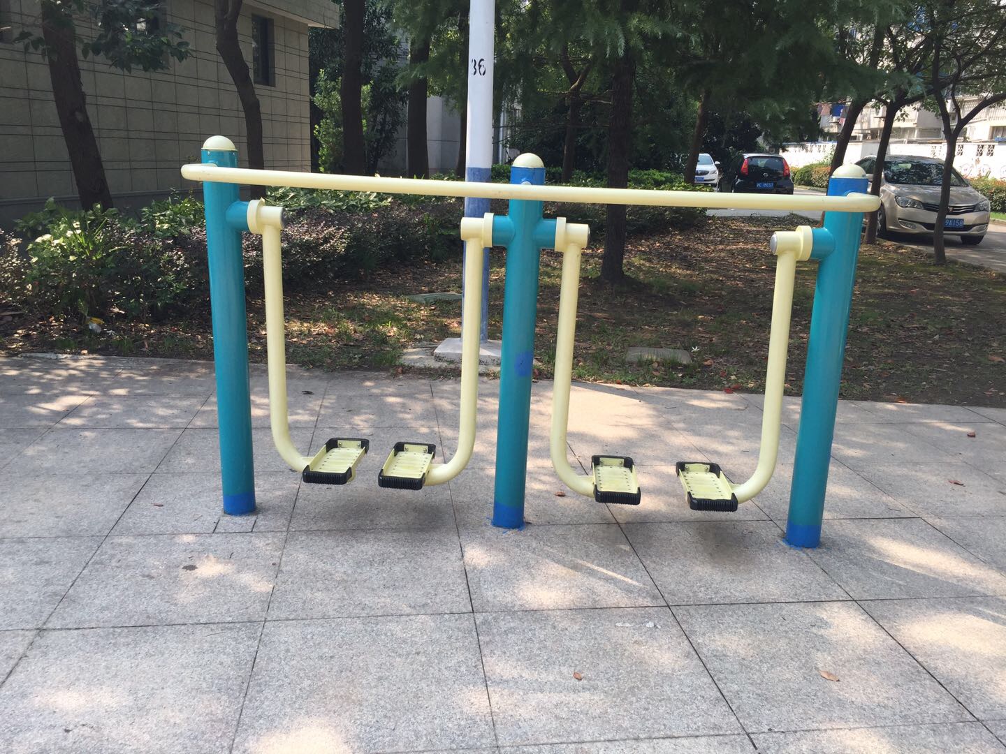 雙位太空漫步機(jī)