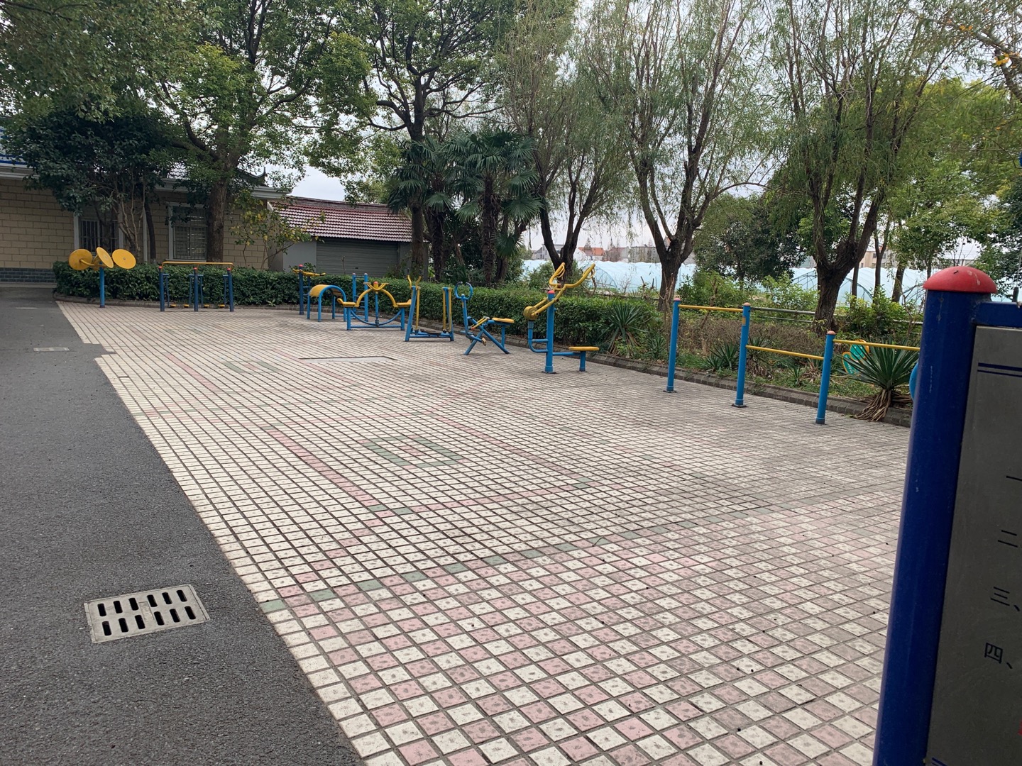 萬(wàn)興村村委會(huì)健身點(diǎn)