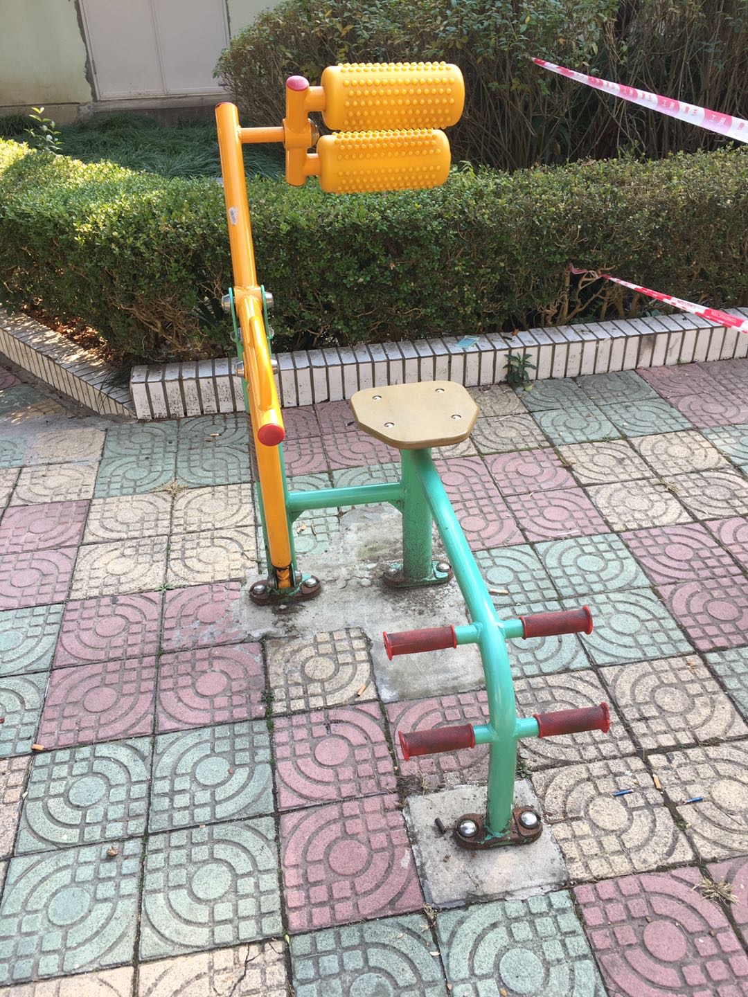 腹背鍛煉器