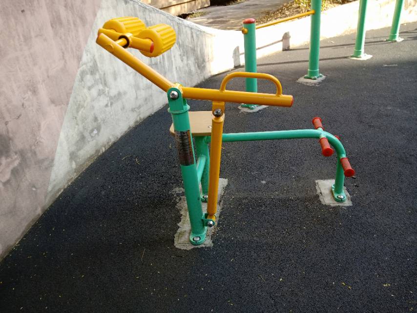 腹背鍛煉器