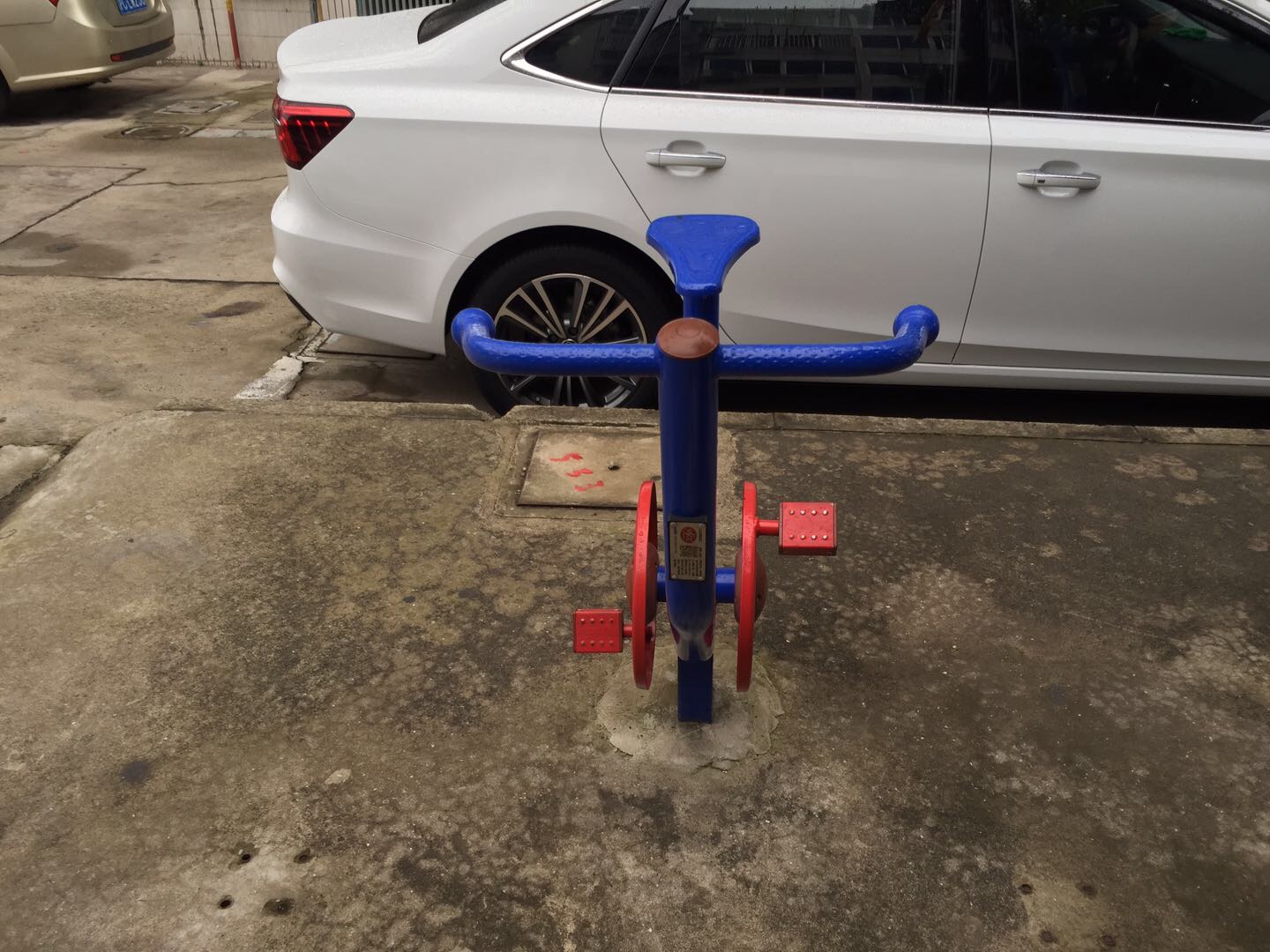 直立健身車