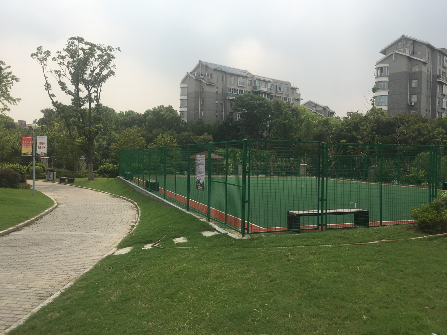 虹橋鎮(zhèn)金虹橋河濱綠地門球場(chǎng)