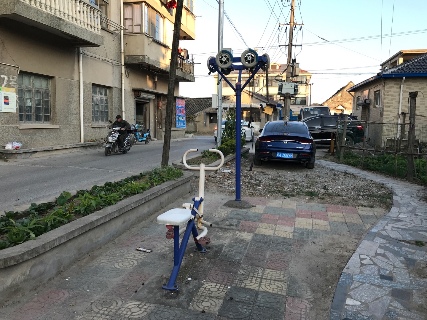 浦東新區(qū)大團鎮(zhèn)洪通路健身苑點