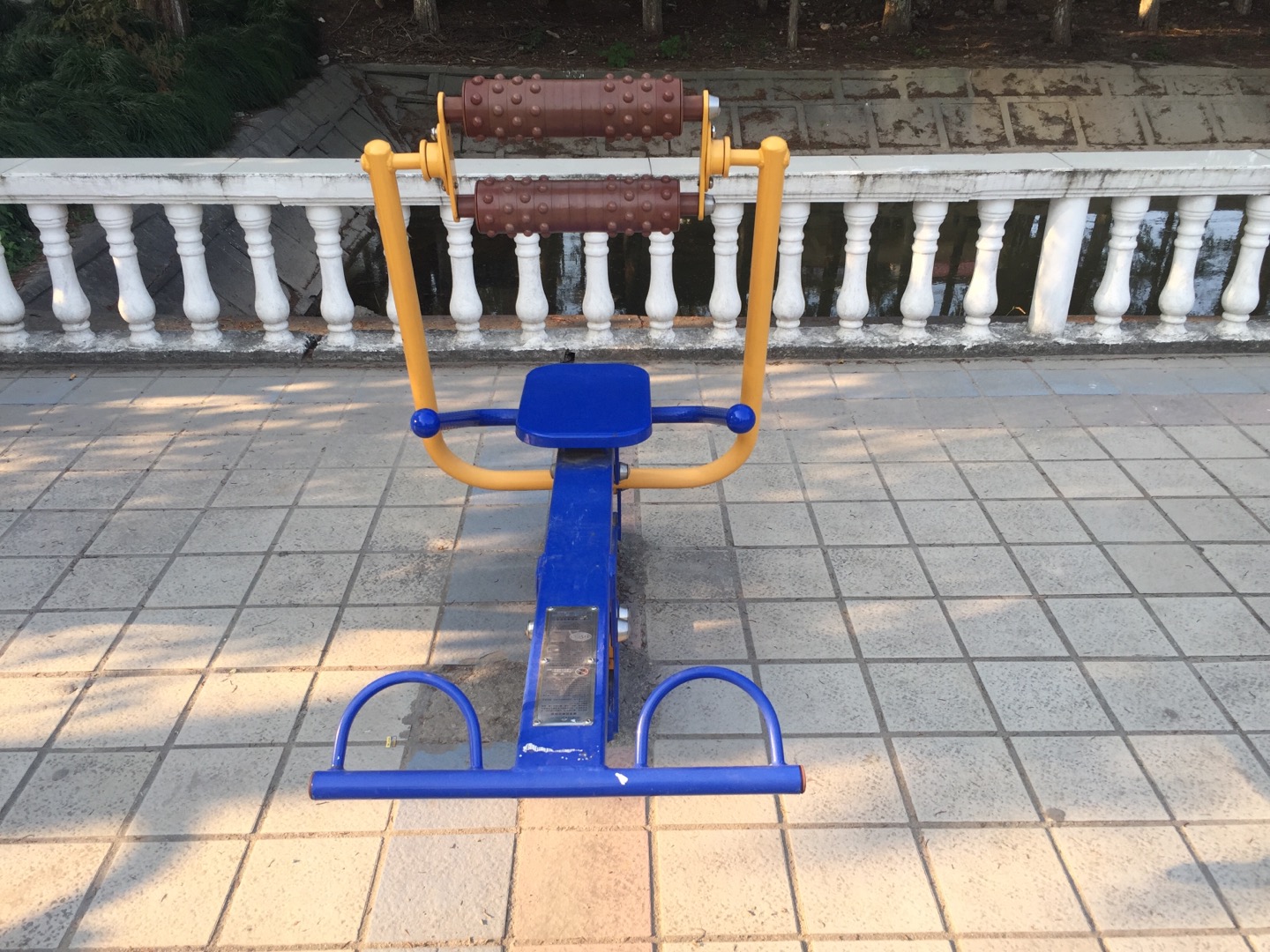 腹背屈伸訓練器