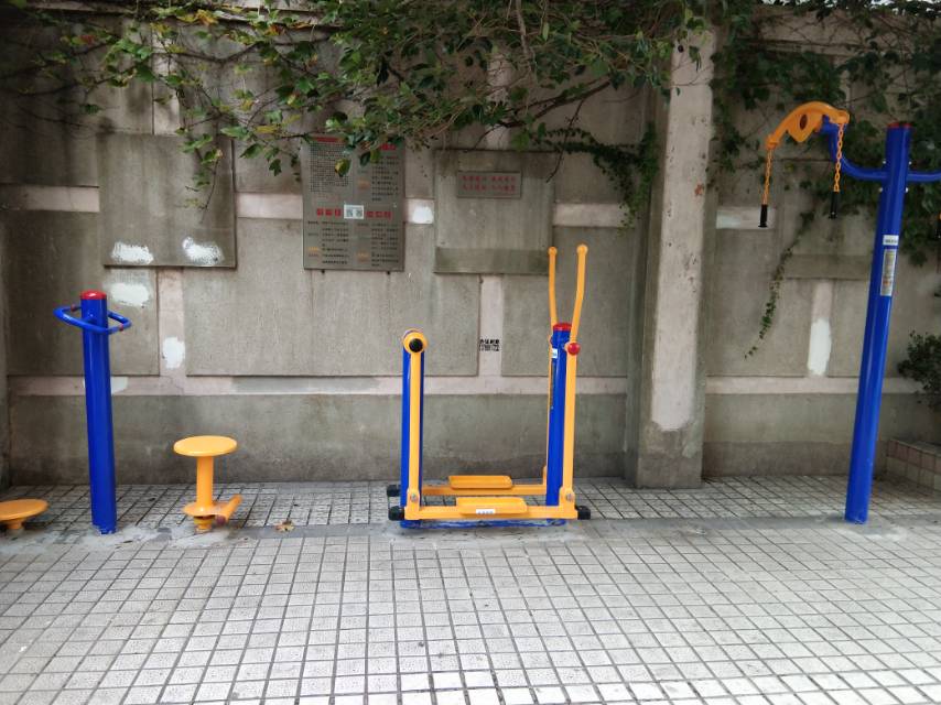 牌樓居委健身點