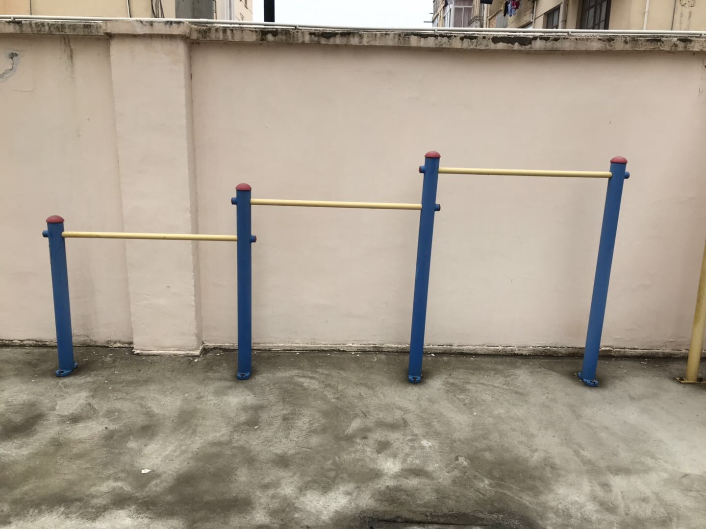 擱腿杠