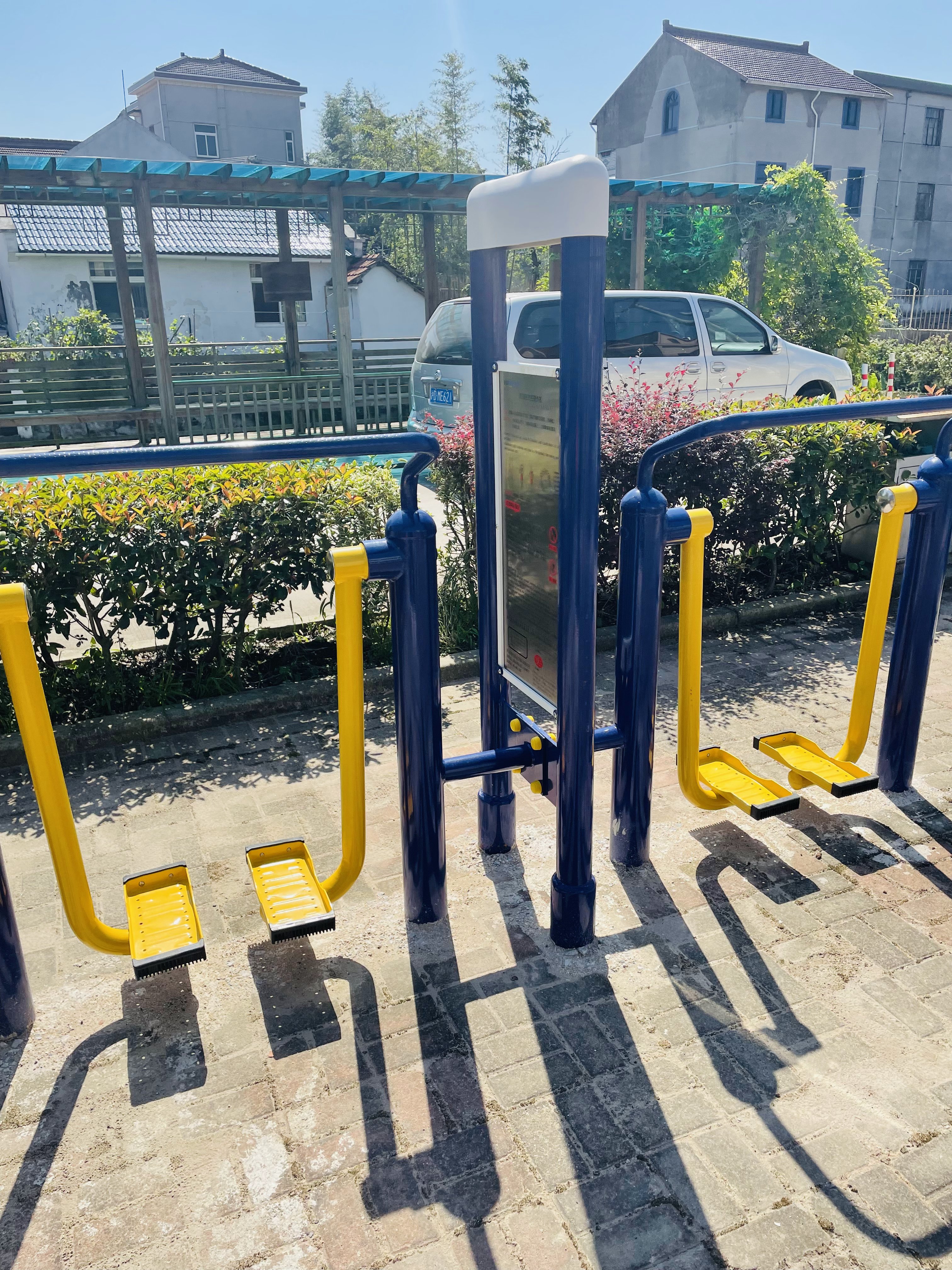 雙立柱太空漫步器