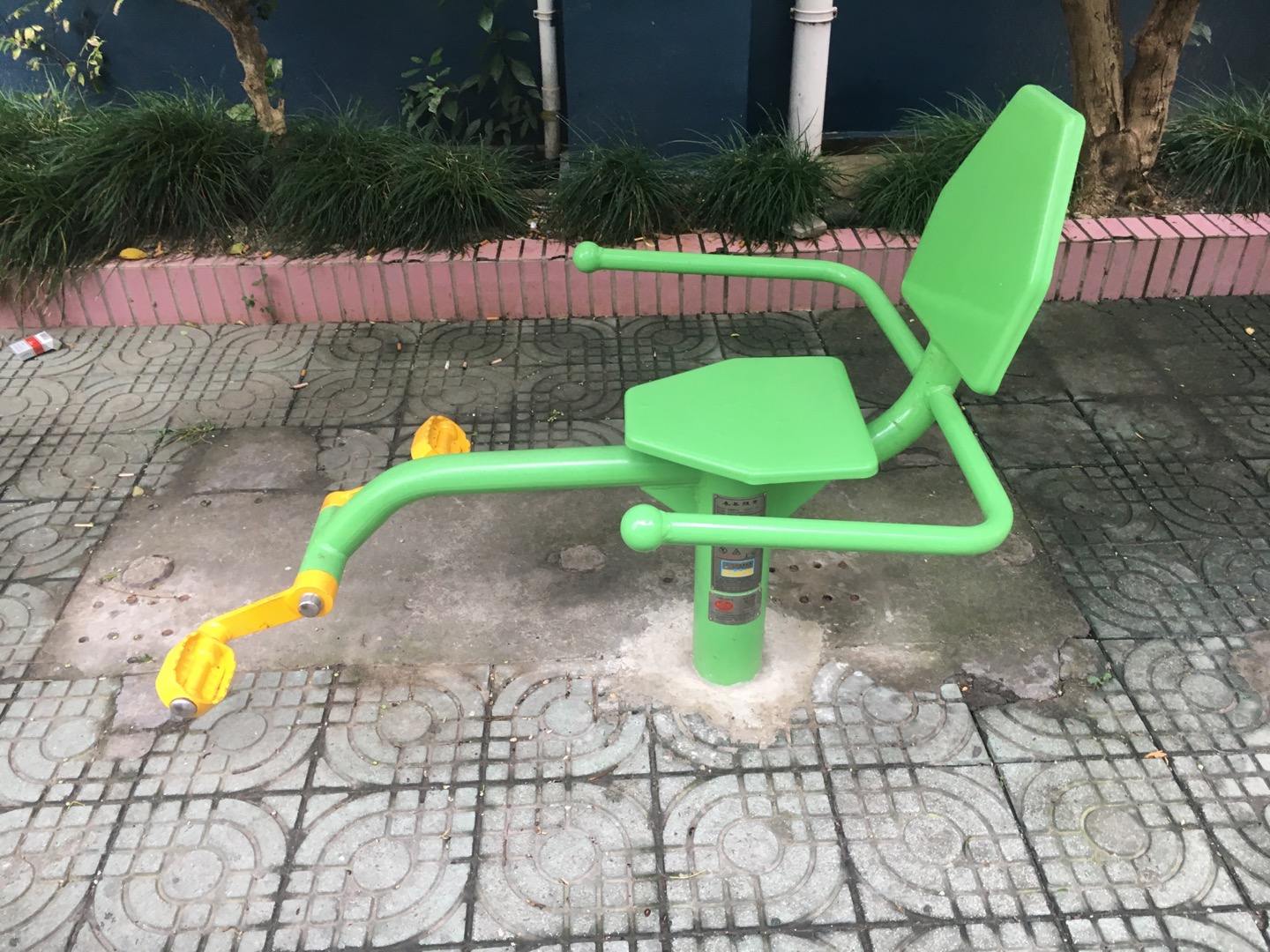 斜躺健身車
