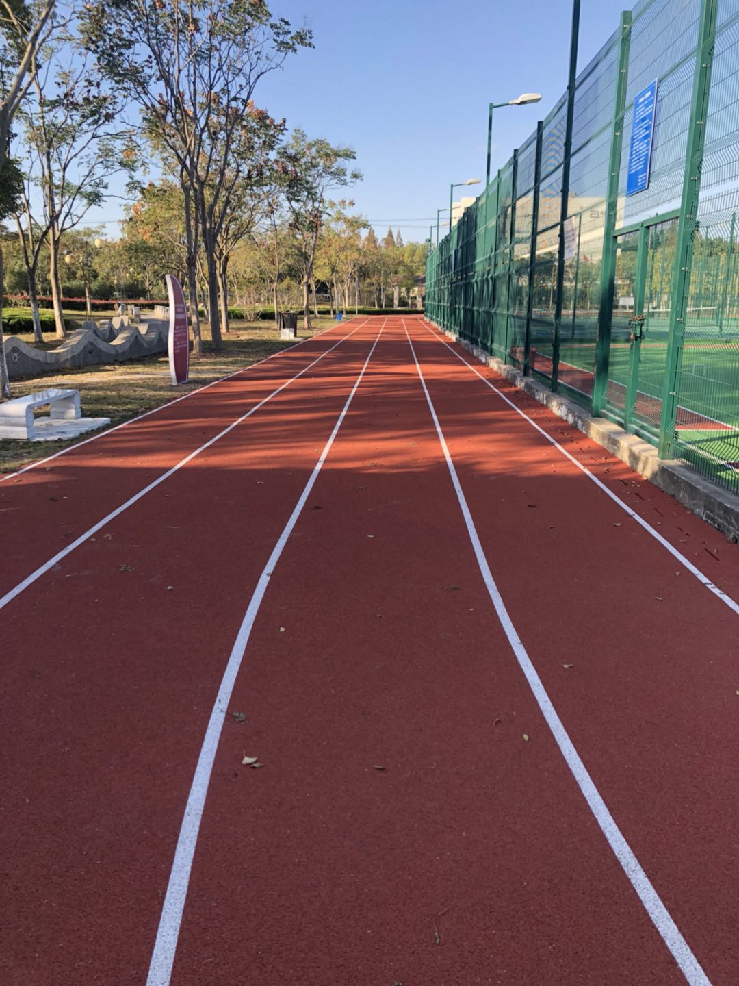 海灣鎮(zhèn)五四公共運動場健身步道